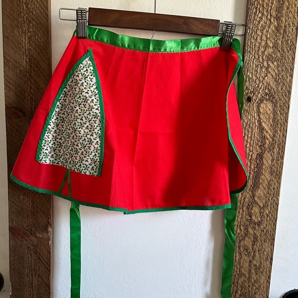 Other - Vintage 1970s Christmas Tree Host Apron EUC
Soo cute
Perfect condition